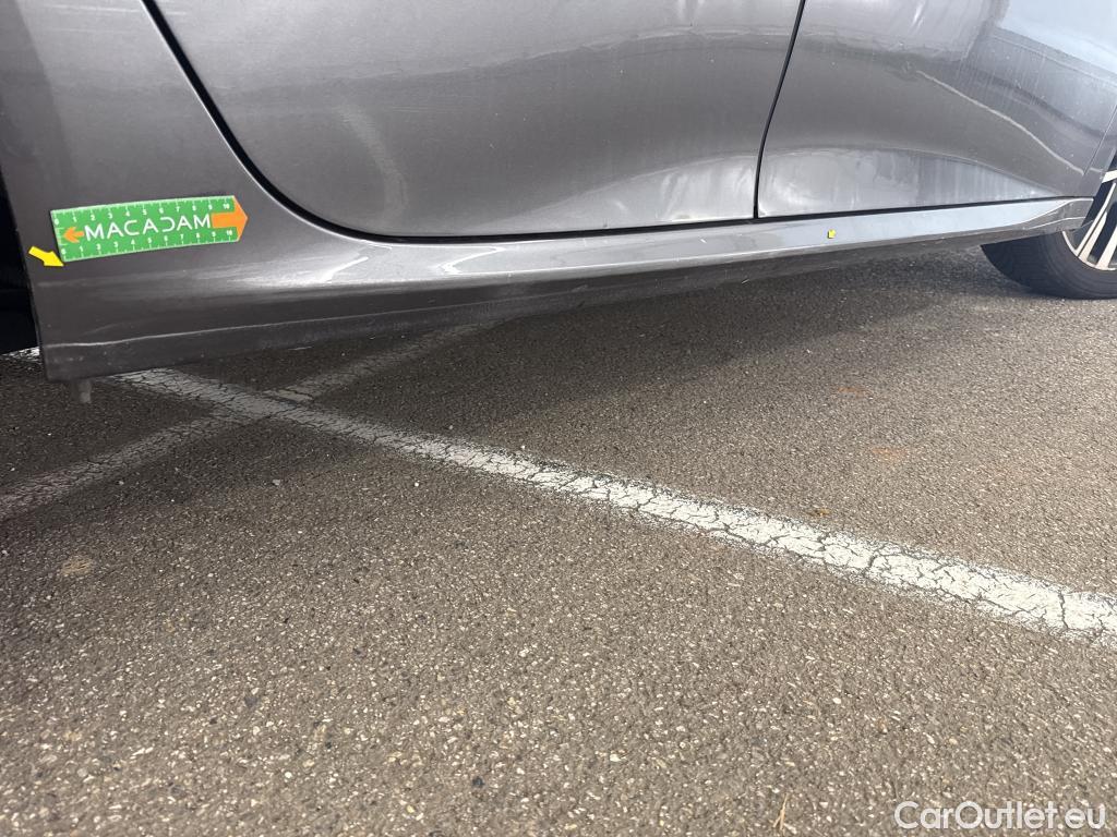  Peugeot  208  Allure Business 1.5 HDi 100CV BVM6 E6d #28