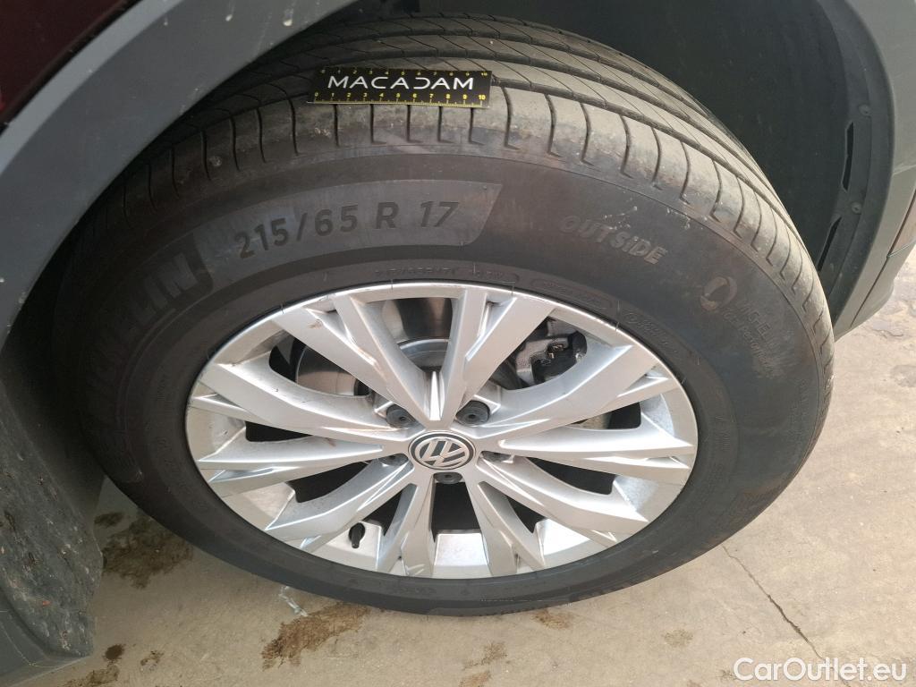  Volkswagen  Tiguan VOLKSWAGEN  5p SUV 1.5 TSI 150 EVO BMV6 Confortline #22