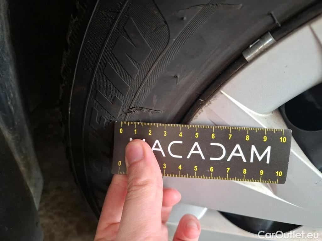  Toyota  Yaris TOYOTA  Hybride / 2019 / 5P / Berline Hybride 116h Dynamic Business Beyond Zer #13