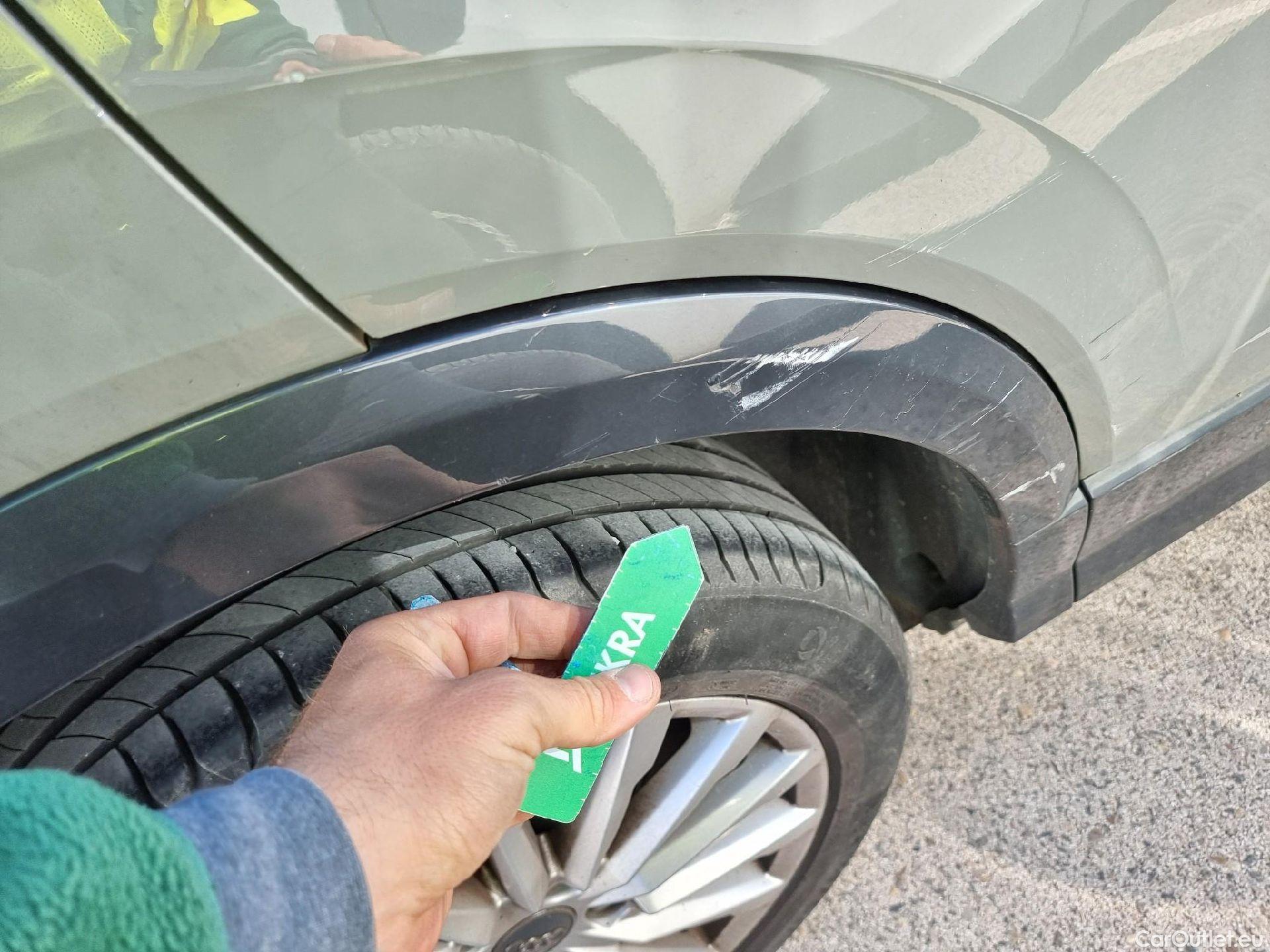  Audi  Q2 AUDI  / 2016 / 5P / todoterreno Design 30 TFSI 85kW (116CV) #40