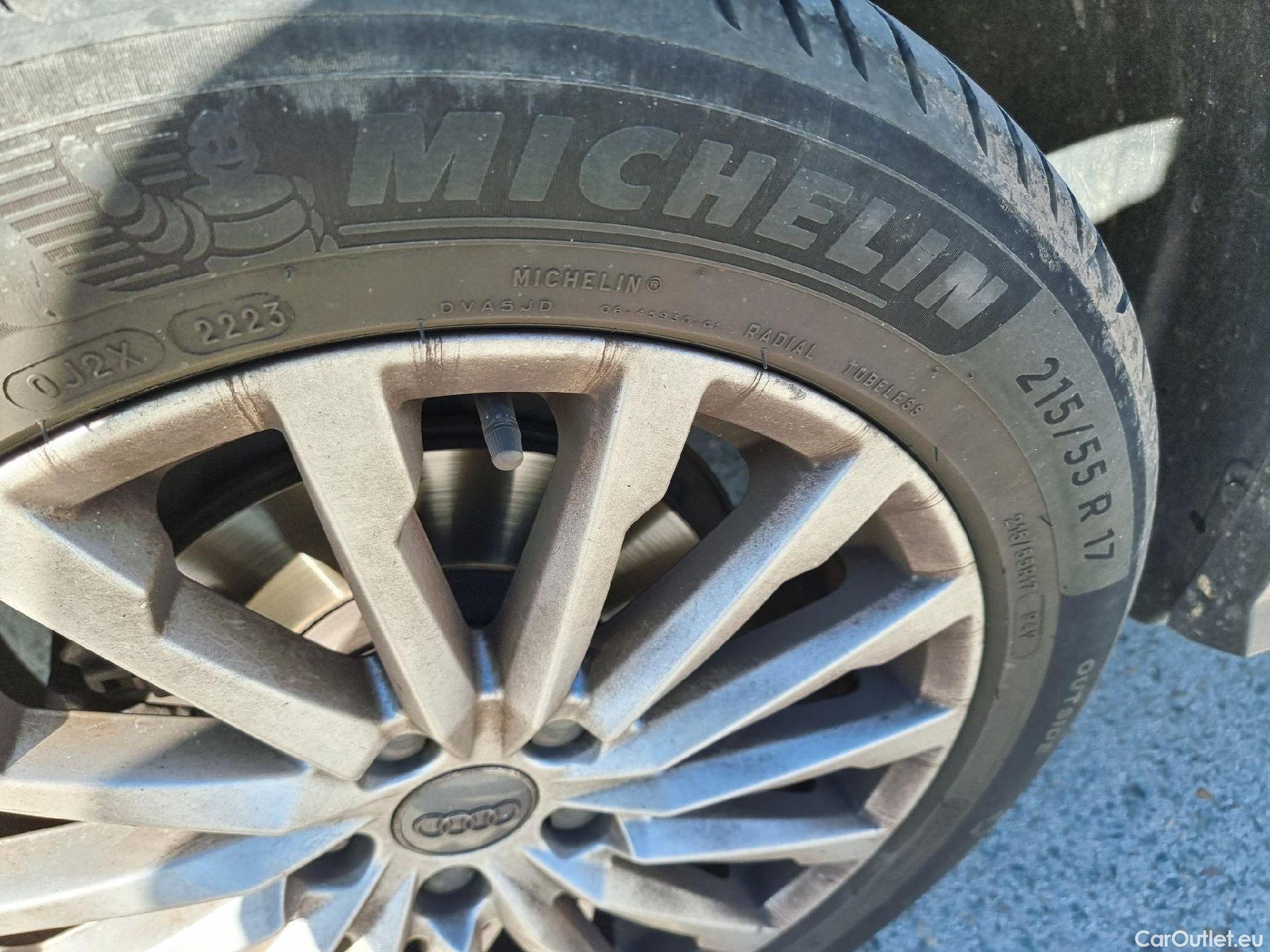  Audi  Q2 AUDI  / 2016 / 5P / todoterreno Design 30 TFSI 85kW (116CV) #22