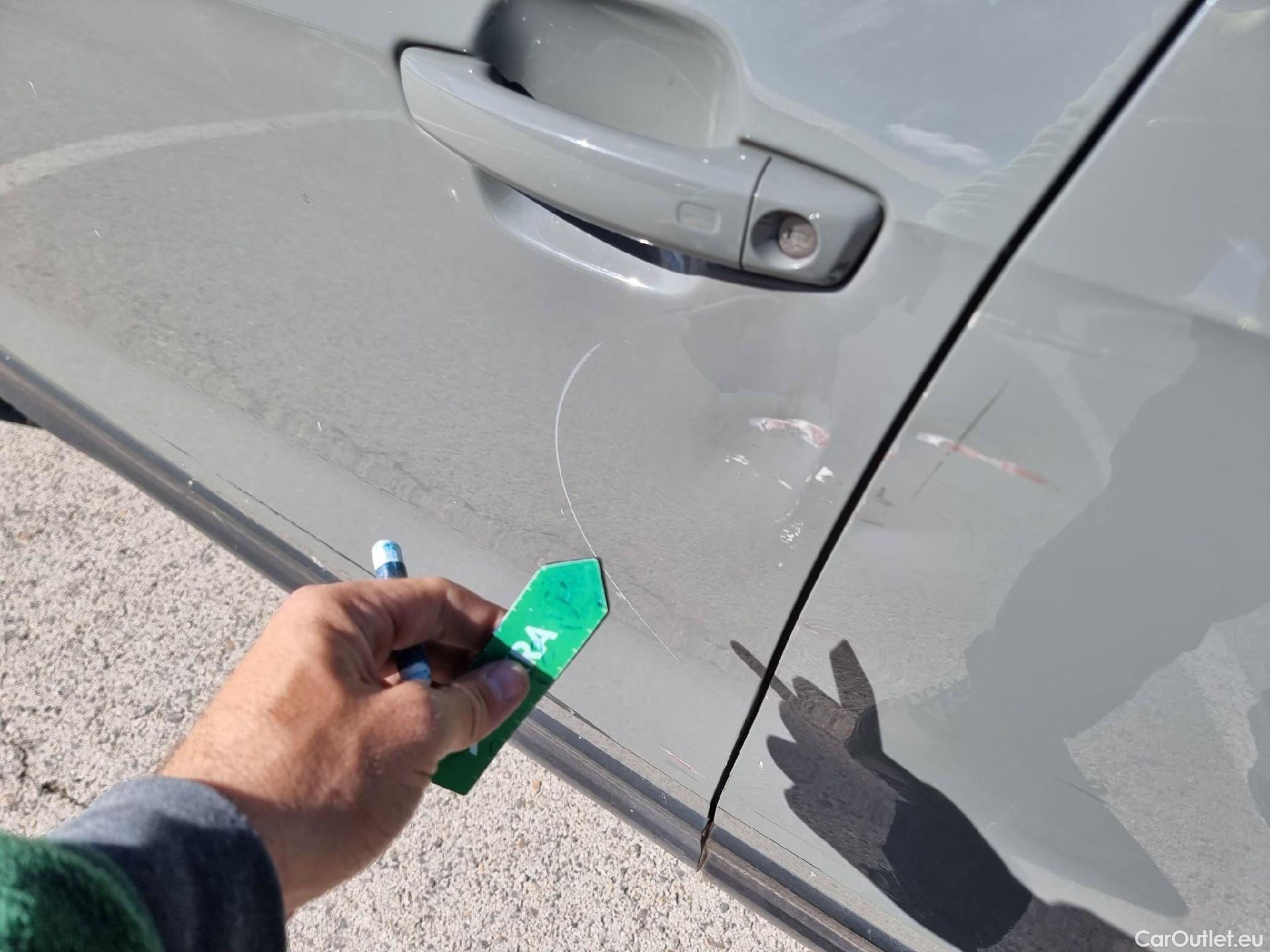  Audi  Q2 AUDI  / 2016 / 5P / todoterreno Design 30 TFSI 85kW (116CV) #24