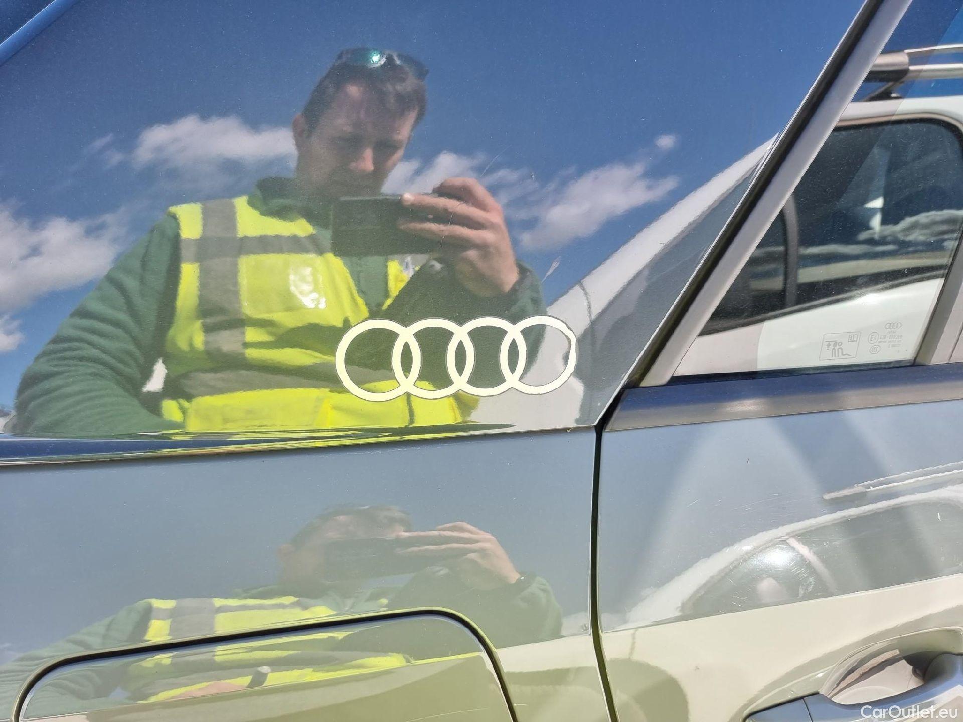  Audi  Q2 AUDI  / 2016 / 5P / todoterreno Design 30 TFSI 85kW (116CV) #48