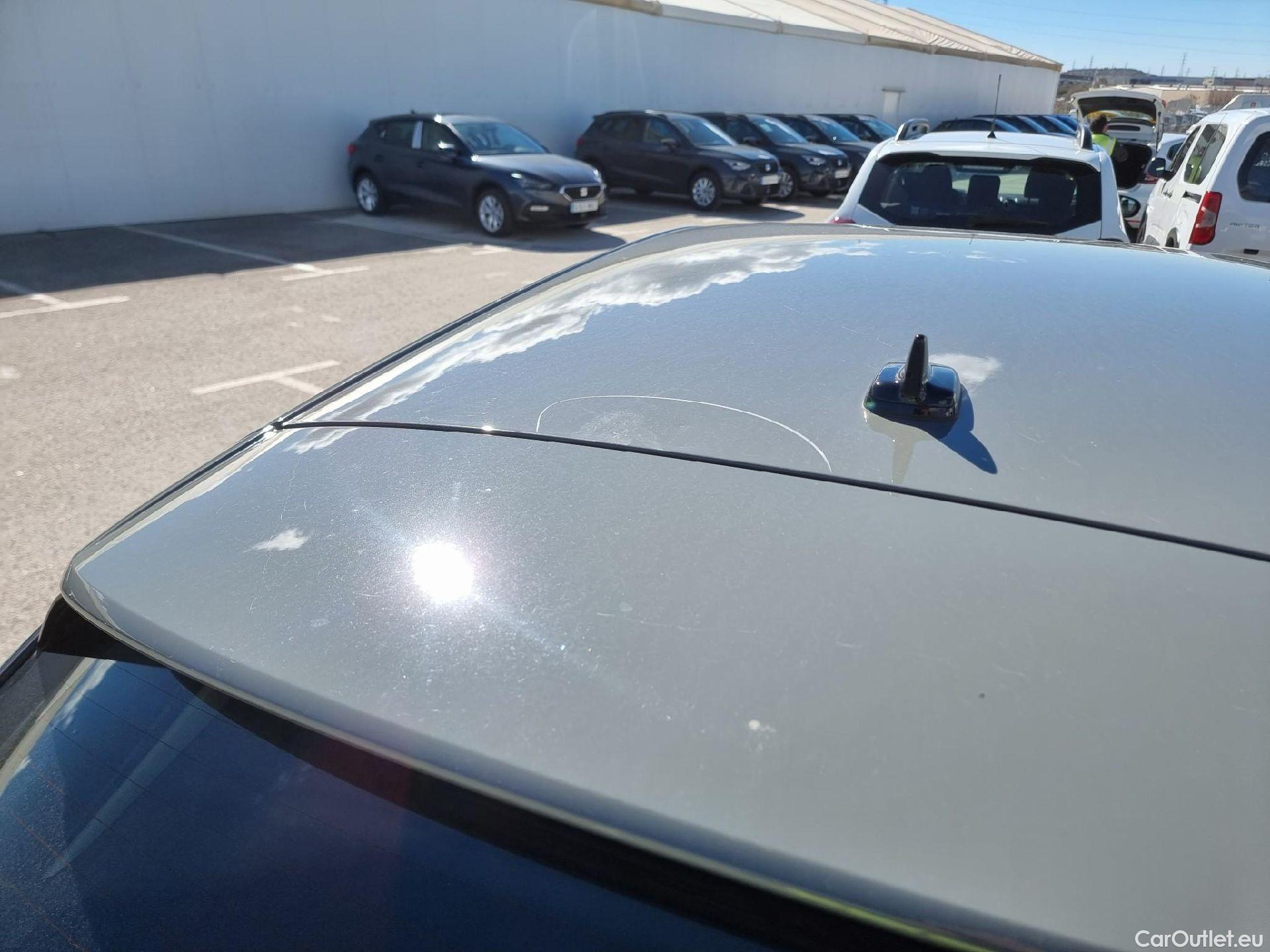  Audi  Q2 AUDI  / 2016 / 5P / todoterreno Design 30 TFSI 85kW (116CV) #38