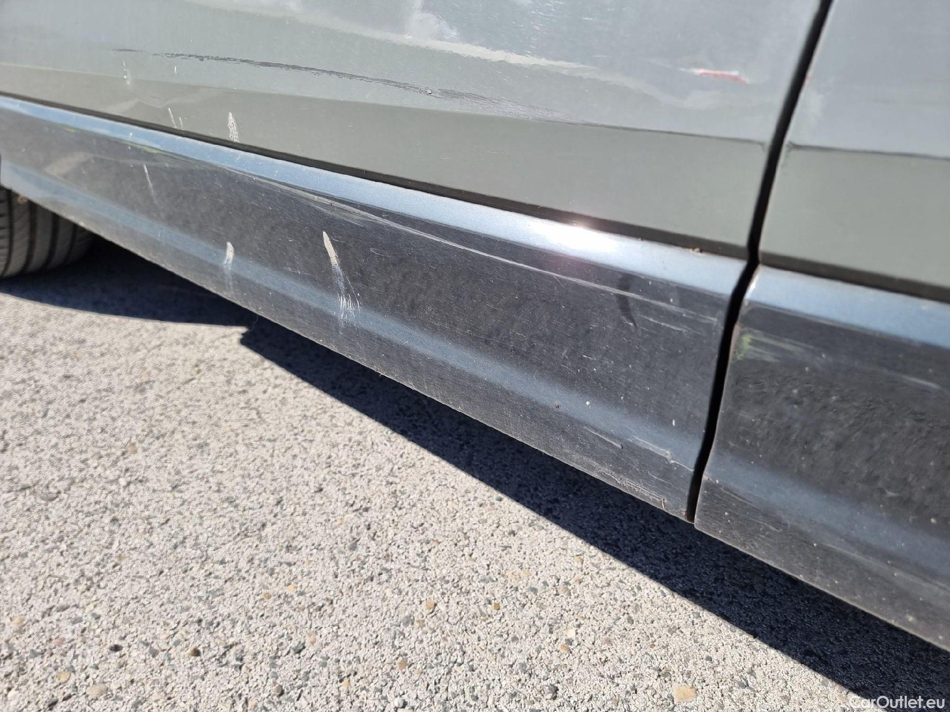  Audi  Q2 AUDI  / 2016 / 5P / todoterreno Design 30 TFSI 85kW (116CV) #28