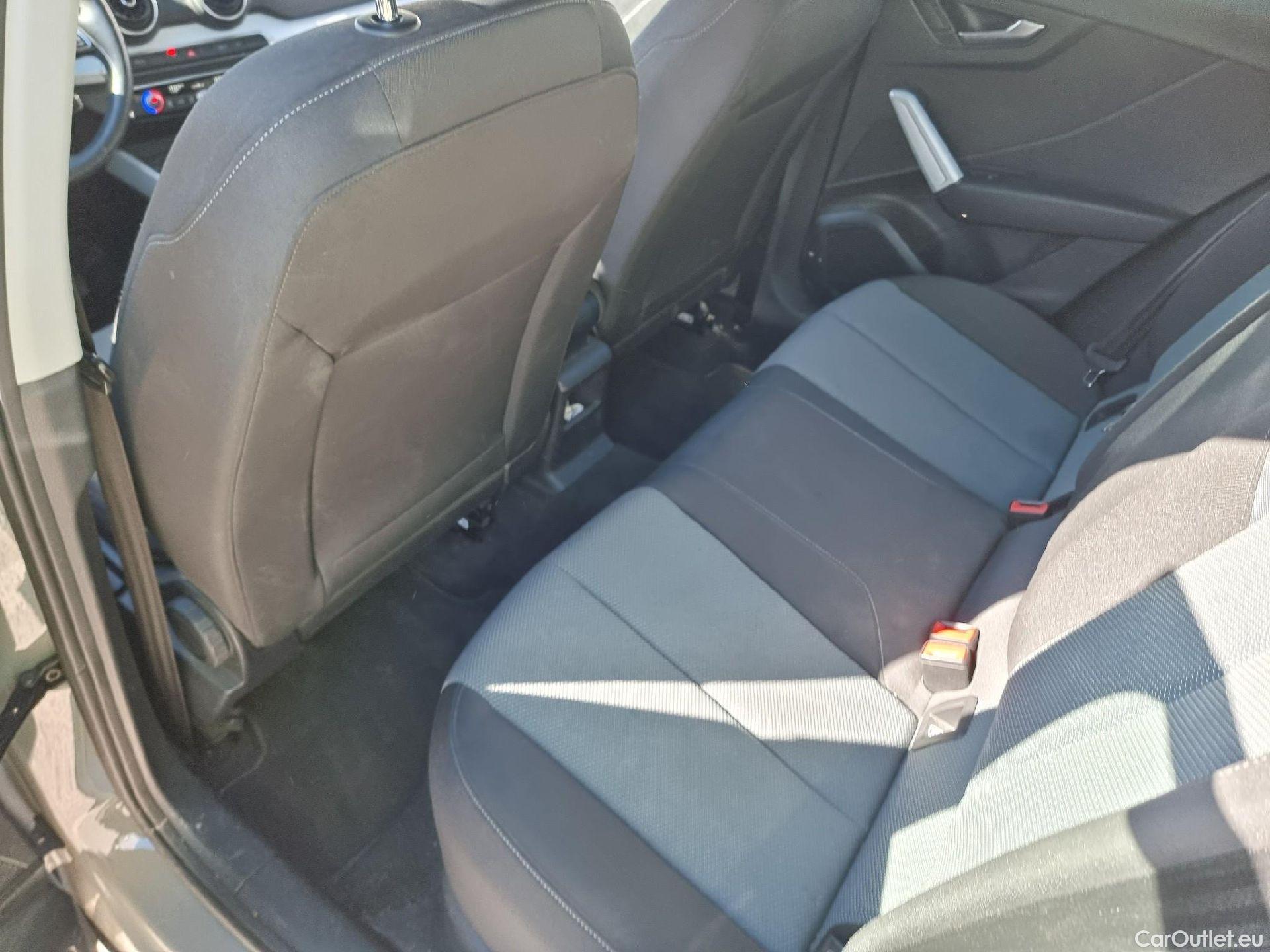  Audi  Q2 AUDI  / 2016 / 5P / todoterreno Design 30 TFSI 85kW (116CV) #2