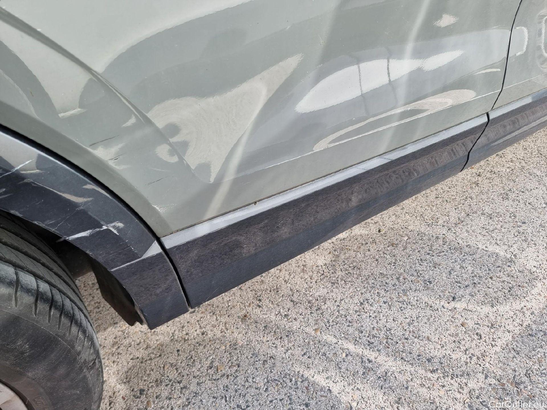  Audi  Q2 AUDI  / 2016 / 5P / todoterreno Design 30 TFSI 85kW (116CV) #44