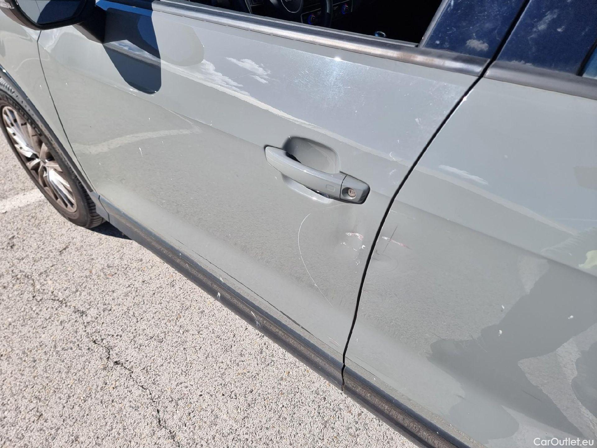  Audi  Q2 AUDI  / 2016 / 5P / todoterreno Design 30 TFSI 85kW (116CV) #25