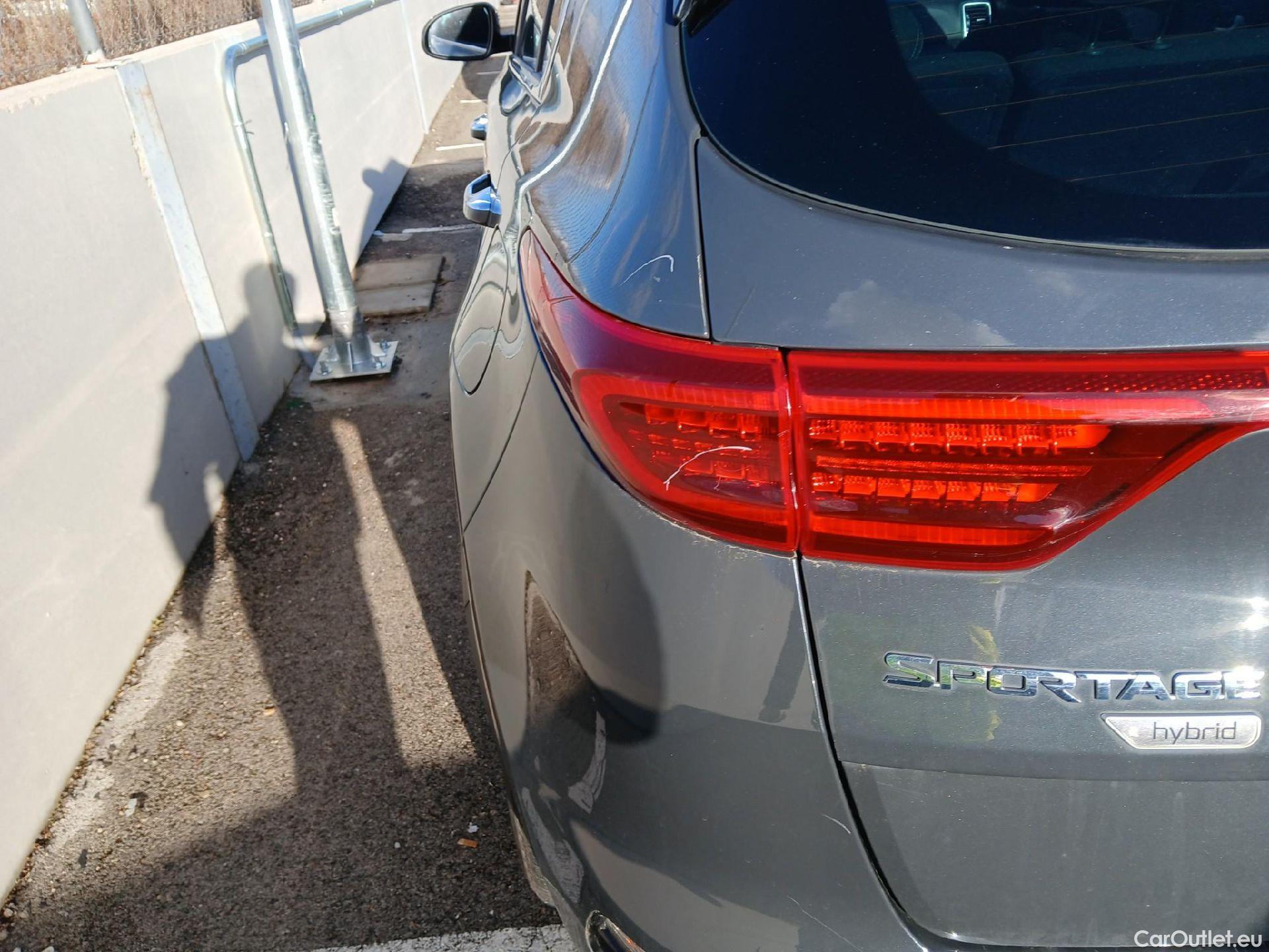  KIA  Sportage KIA  1.6MHEV Drive 100kW(136CV) 4x2(Crist Tintados)(CX) #29