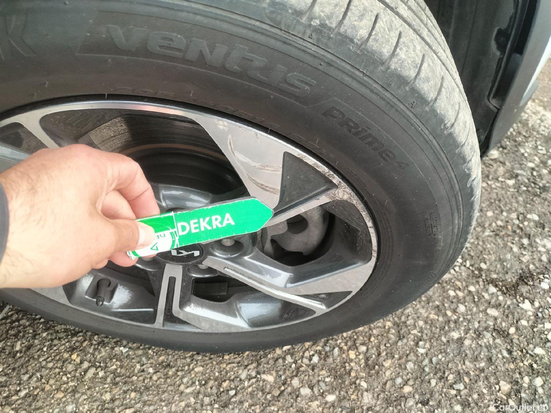  KIA  XCeed KIA  / 2022 / 5P / todoterreno 1.0 T-GDi Drive 88kW (120CV) #42