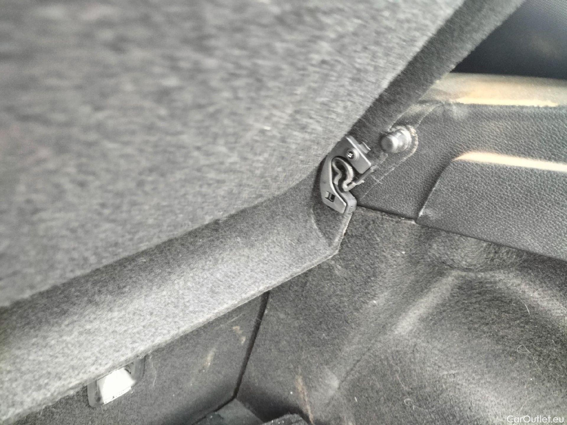  KIA  XCeed KIA  / 2022 / 5P / todoterreno 1.0 T-GDi Drive 88kW (120CV) #24