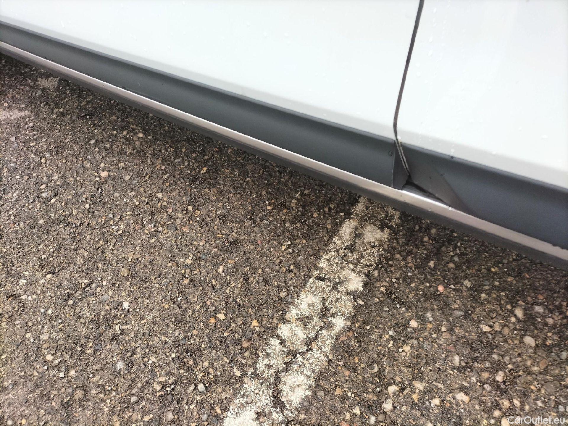  KIA  XCeed KIA  / 2022 / 5P / todoterreno 1.0 T-GDi Drive 88kW (120CV) #13