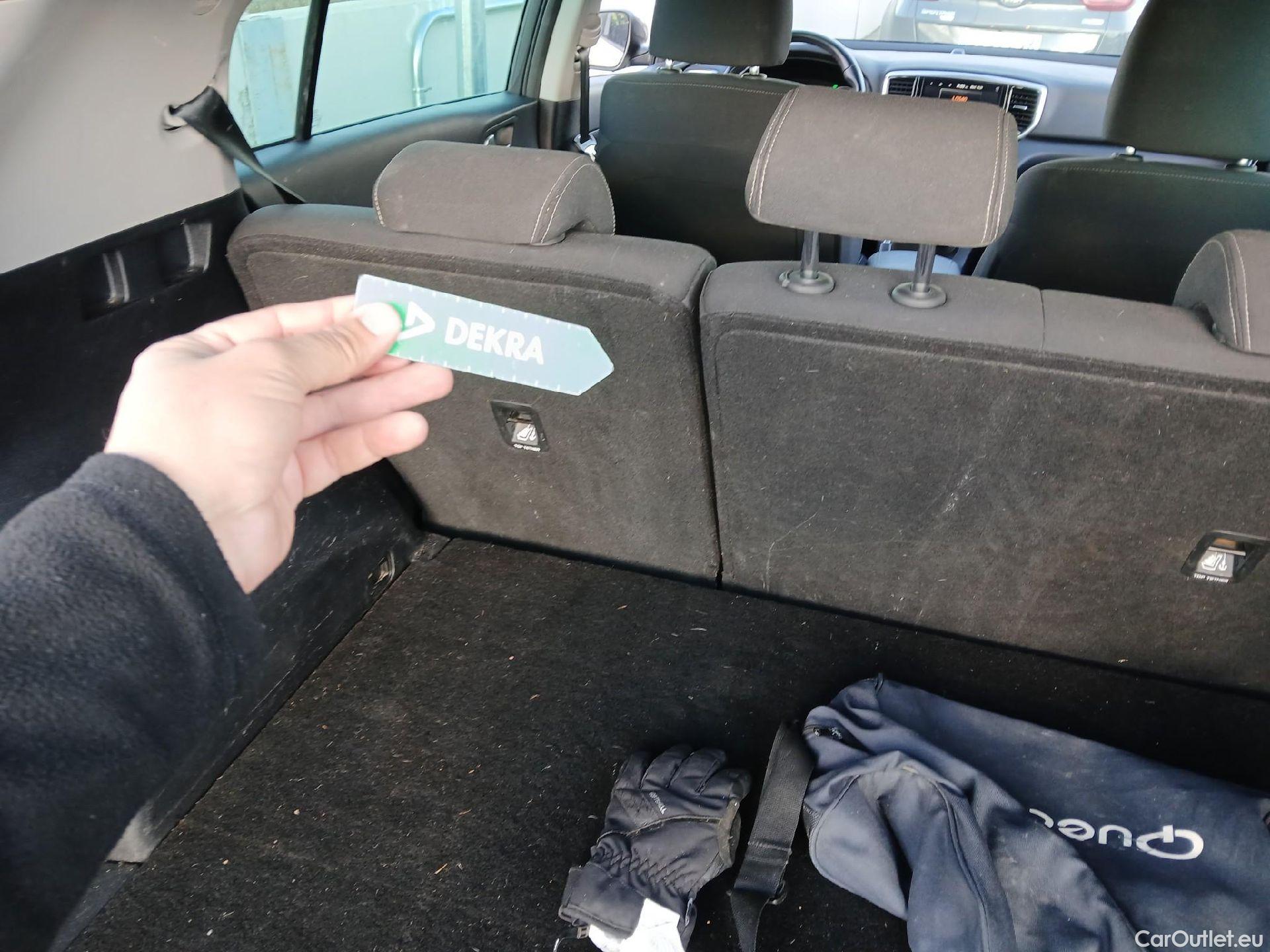  KIA  Sportage KIA  1.6MHEV Drive 100kW(136CV) 4x2(Crist Tintados)(CX) #8