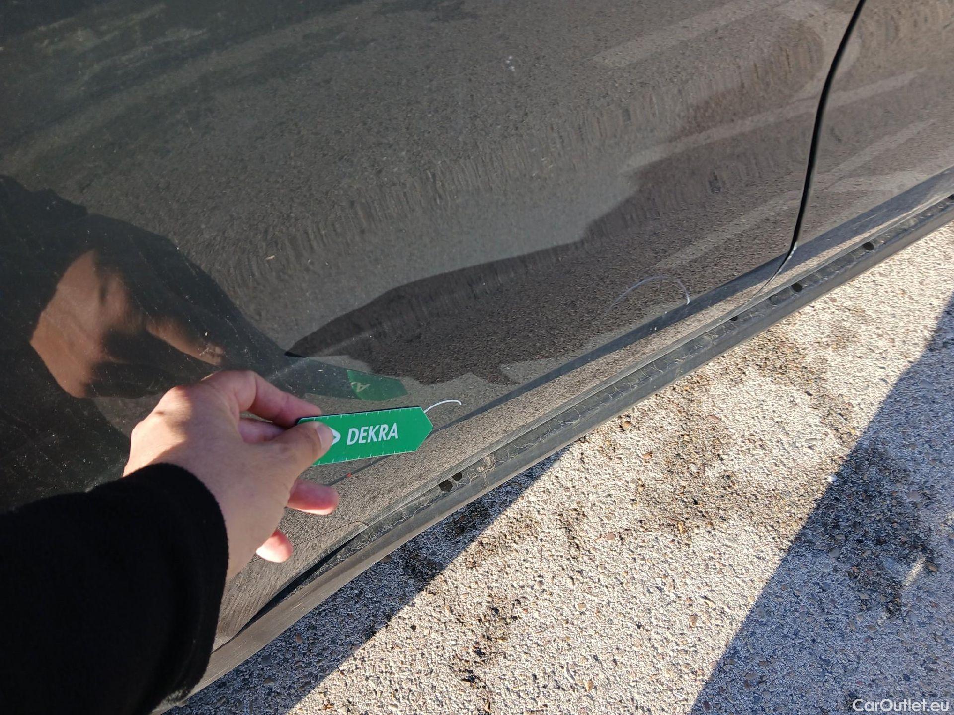  KIA  Sportage KIA  1.6MHEV Drive 100kW(136CV) 4x2(Crist Tintados)(CX) #40