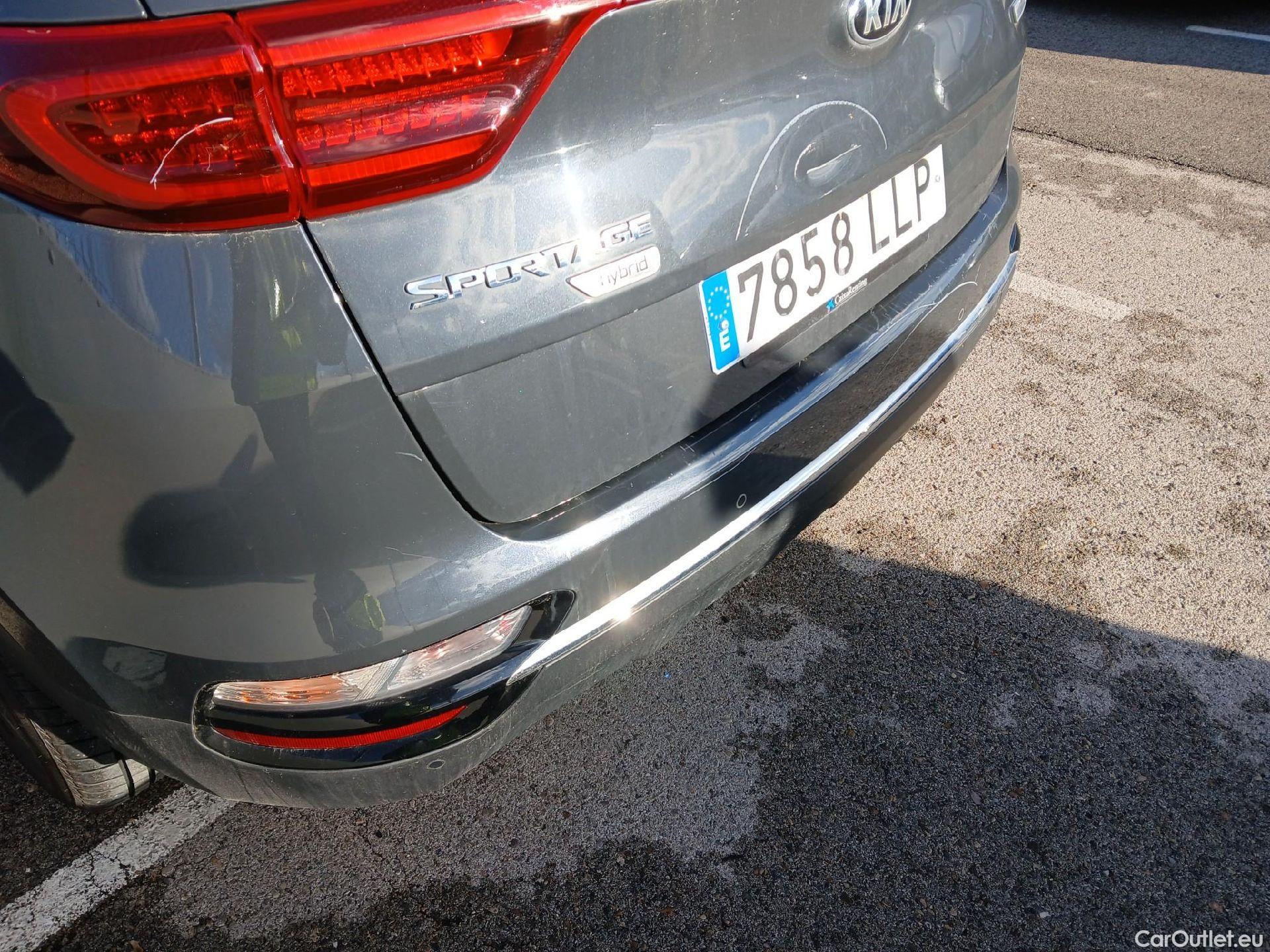  KIA  Sportage KIA  1.6MHEV Drive 100kW(136CV) 4x2(Crist Tintados)(CX) #31