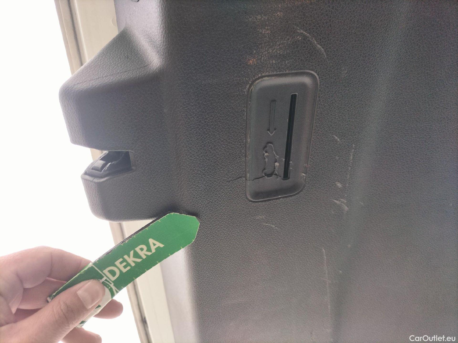  KIA  XCeed KIA  / 2022 / 5P / todoterreno 1.0 T-GDi Drive 88kW (120CV) #25