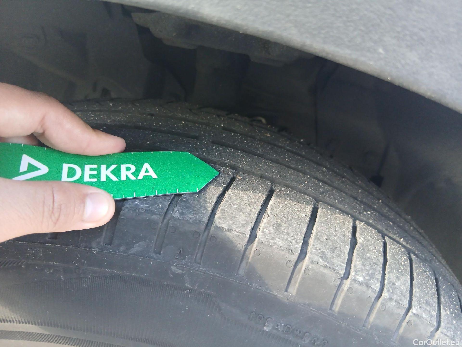  Nissan  Qashqai NISSAN  / 2021 / 5P / todoterreno DIG-T 116kW (158CV) mHEV Xtronic Acenta (AC) #3