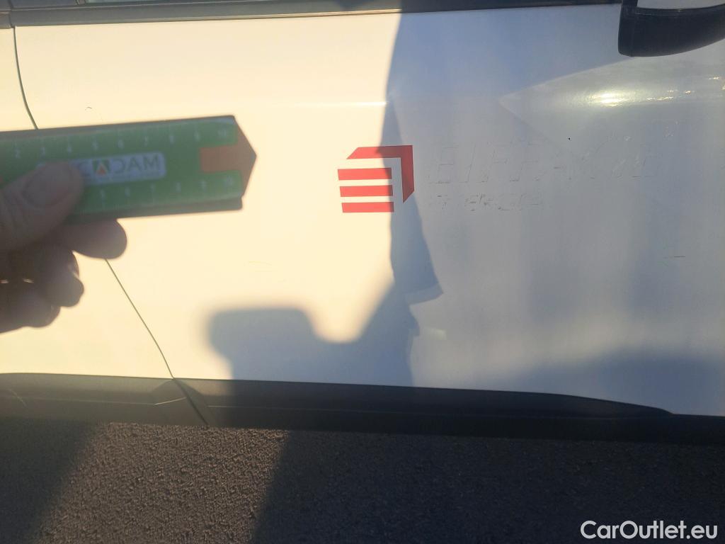  Peugeot  2008 PEUGEOT  / 2019 / 5P / todoterreno Active BlueHDI 81kW (110CV) #30