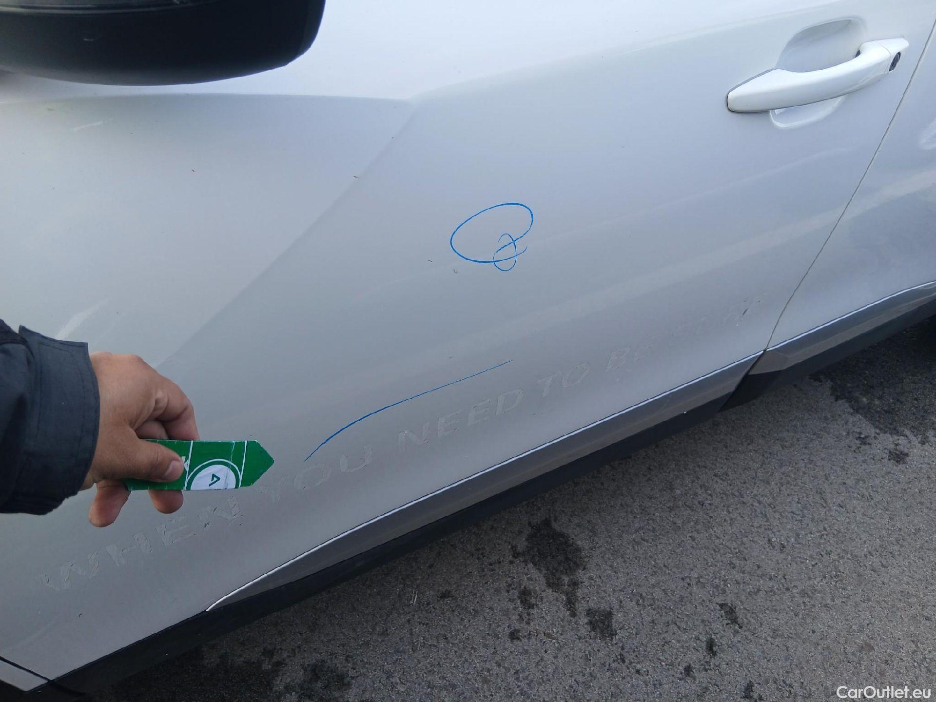  Peugeot  2008 PEUGEOT  / 2019 / 5P / todoterreno Allure BlueHDI 81kW (110CV) #7