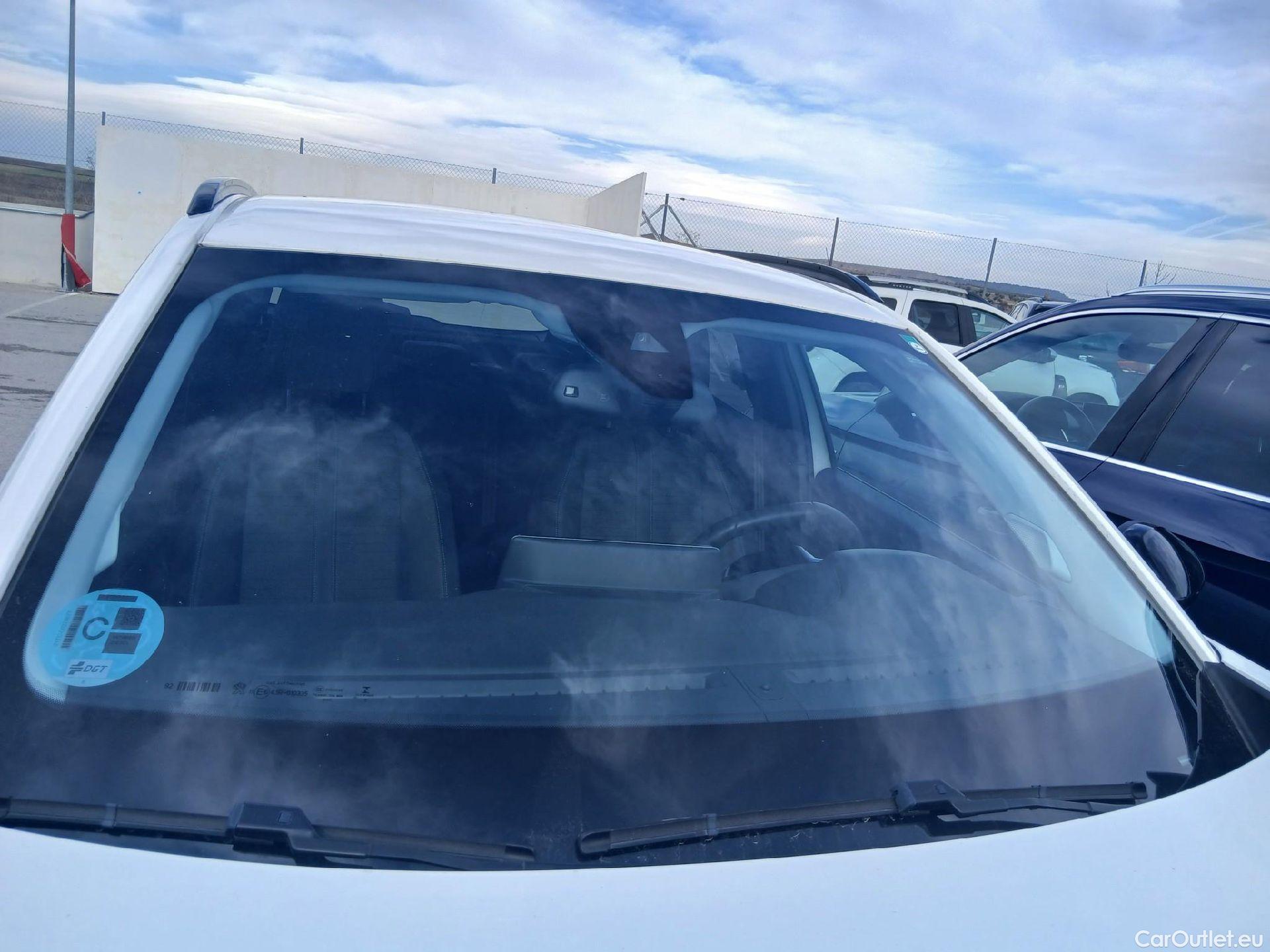  Peugeot  2008 PEUGEOT  / 2019 / 5P / todoterreno Allure BlueHDI 81kW (110CV) #6