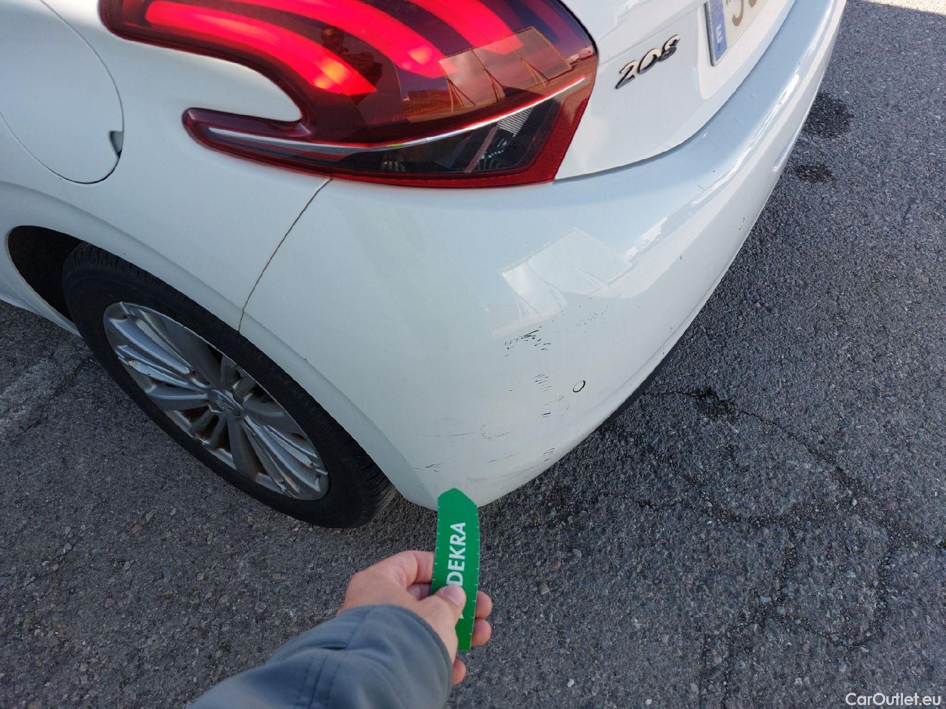  Peugeot  208 PEUGEOT  / 2015 / 5P / berlina con portón 5P Signature BlueHDi 73KW (100CV) (AC) #10