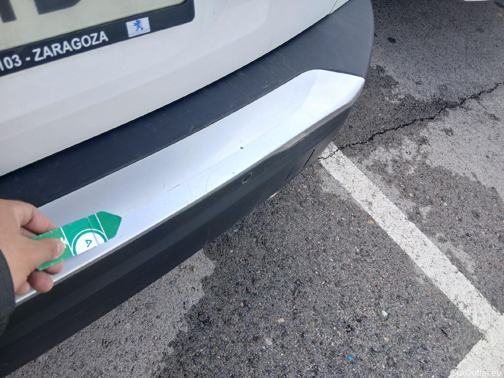  Peugeot  2008 PEUGEOT  / 2019 / 5P / todoterreno Allure BlueHDI 81kW (110CV) #16