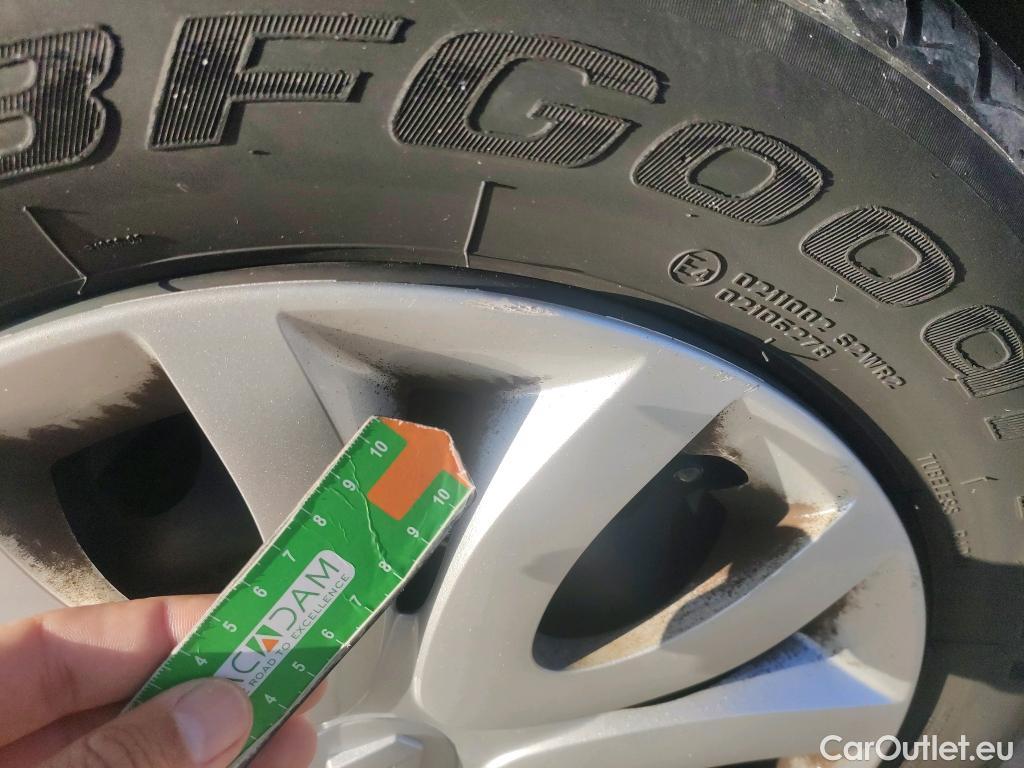  Renault  Clio RENAULT  / 2016 / 5P / berlina con portón Business TCe 66kW (90CV) GLP -18 #28