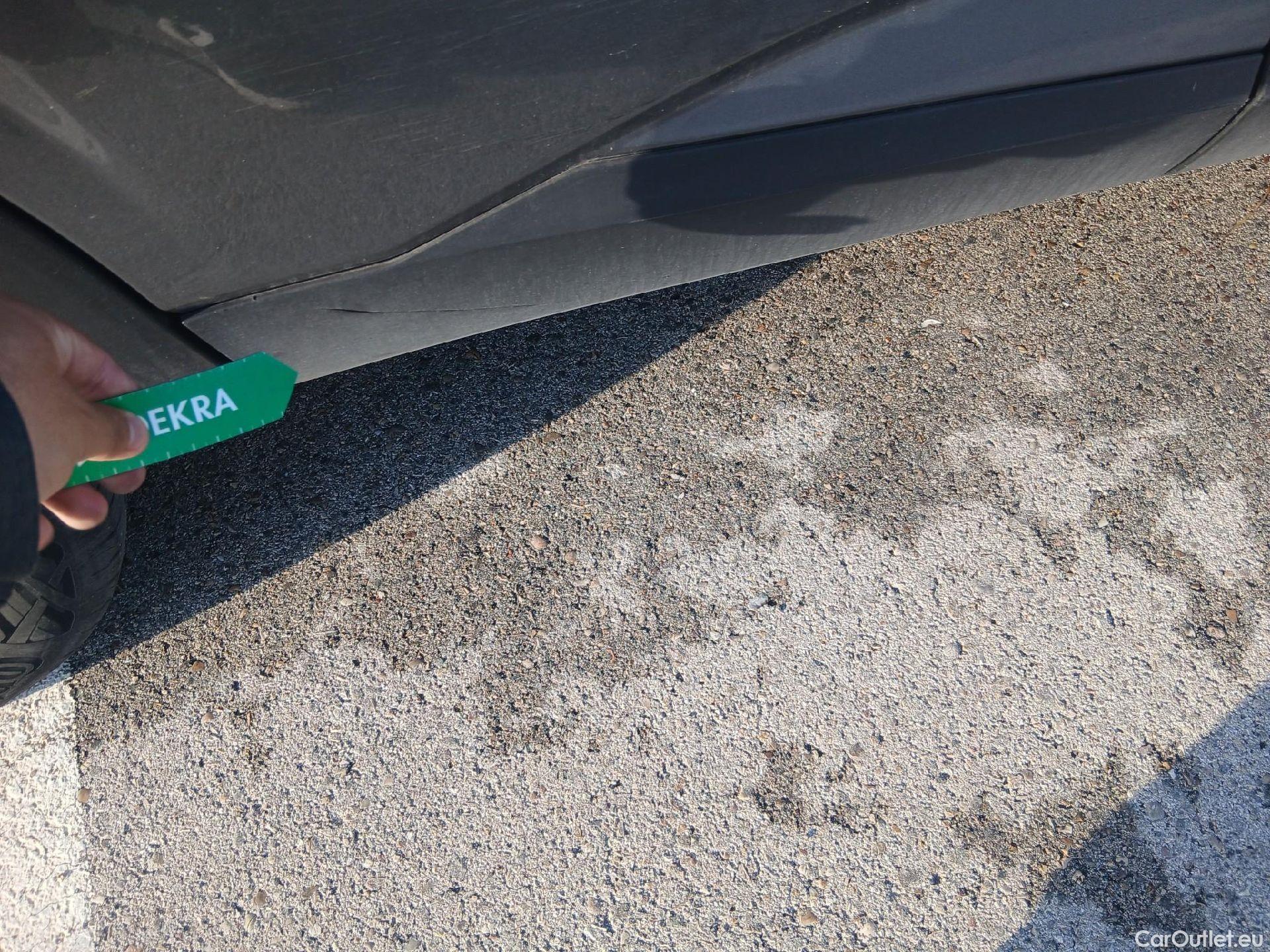  Nissan  Qashqai NISSAN  / 2021 / 5P / todoterreno DIG-T 116kW (158CV) mHEV Xtronic Acenta (AC) #38