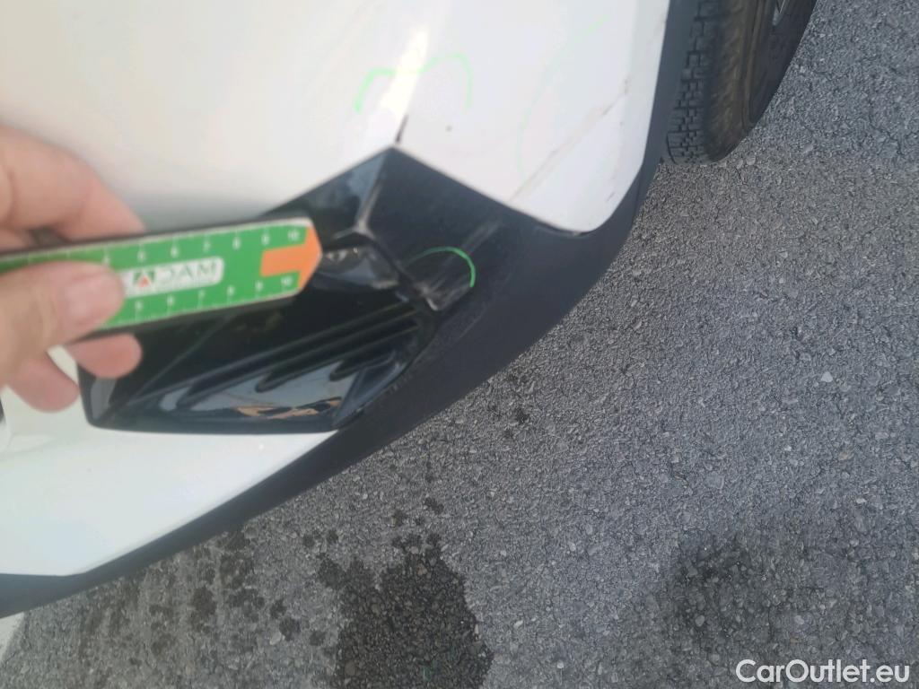  Peugeot  2008 PEUGEOT  / 2019 / 5P / todoterreno Active BlueHDI 81kW (110CV) #38