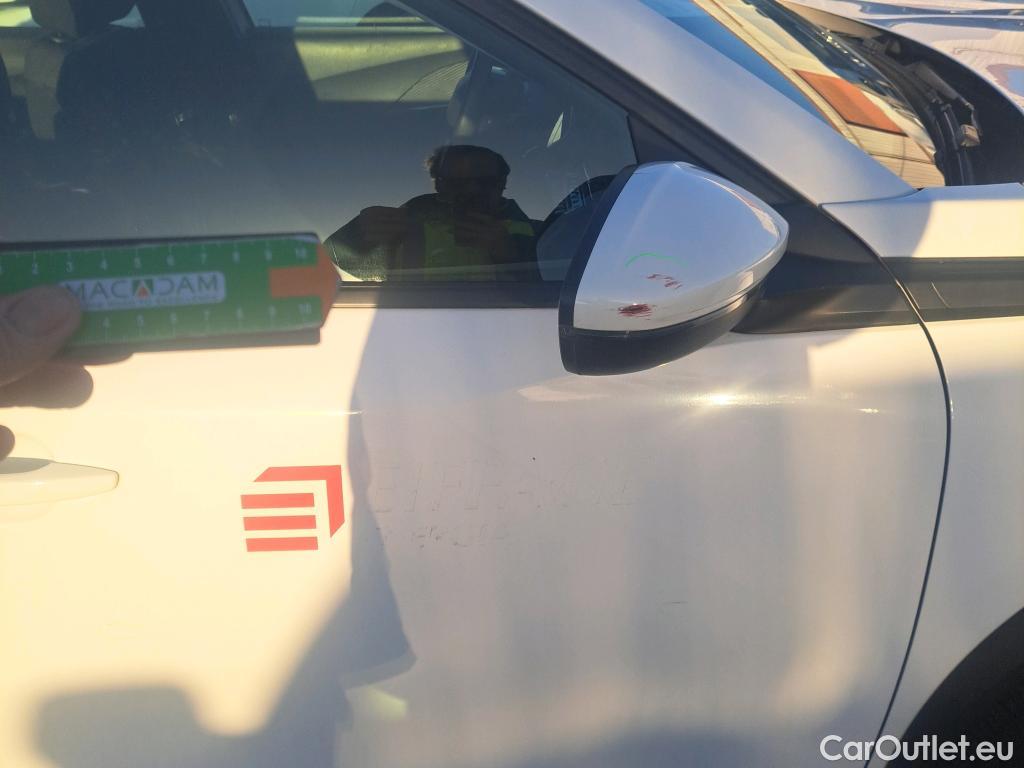  Peugeot  2008 PEUGEOT  / 2019 / 5P / todoterreno Active BlueHDI 81kW (110CV) #35