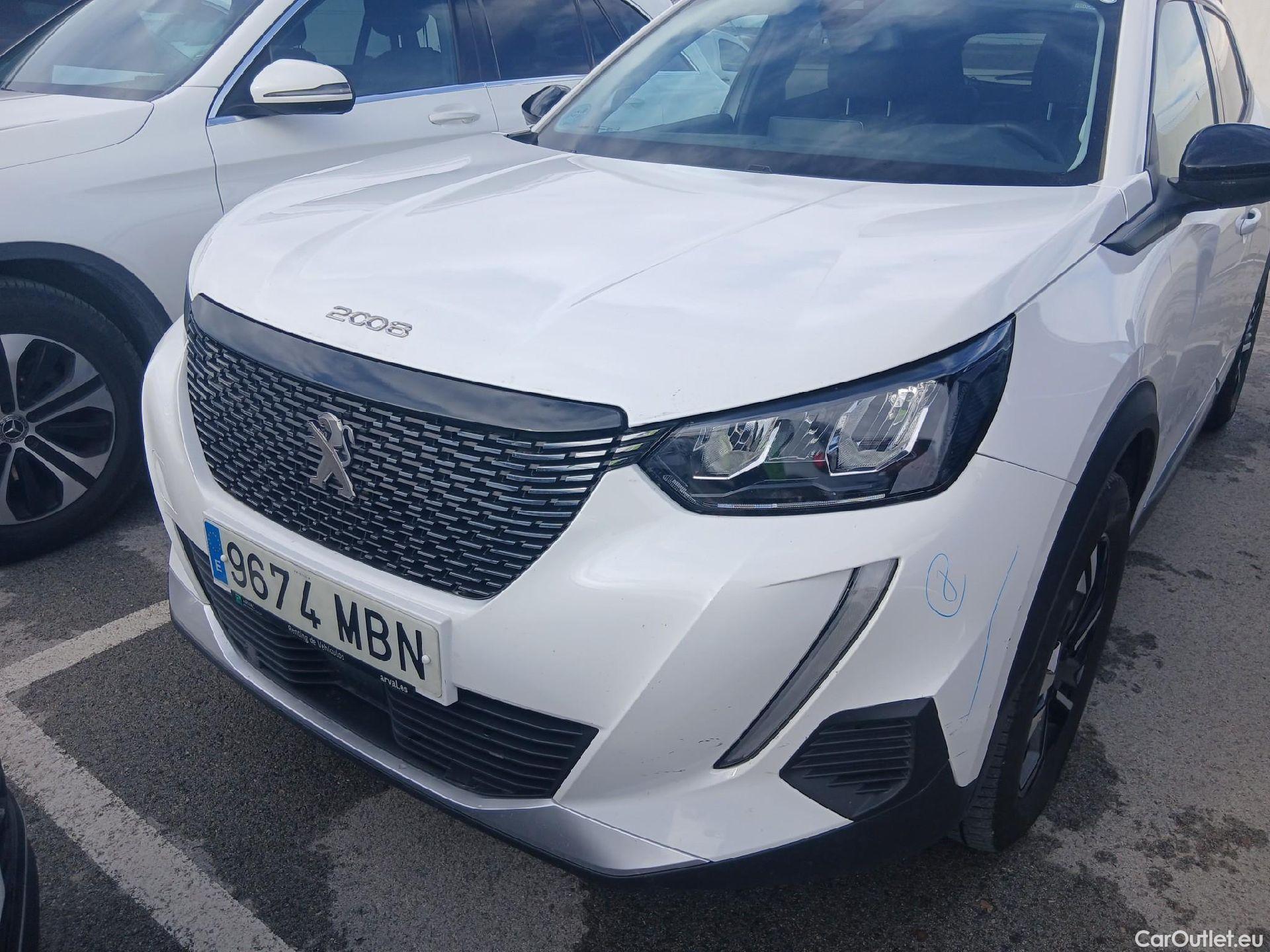  Peugeot  2008 PEUGEOT  / 2019 / 5P / todoterreno Allure BlueHDI 81kW (110CV) #3