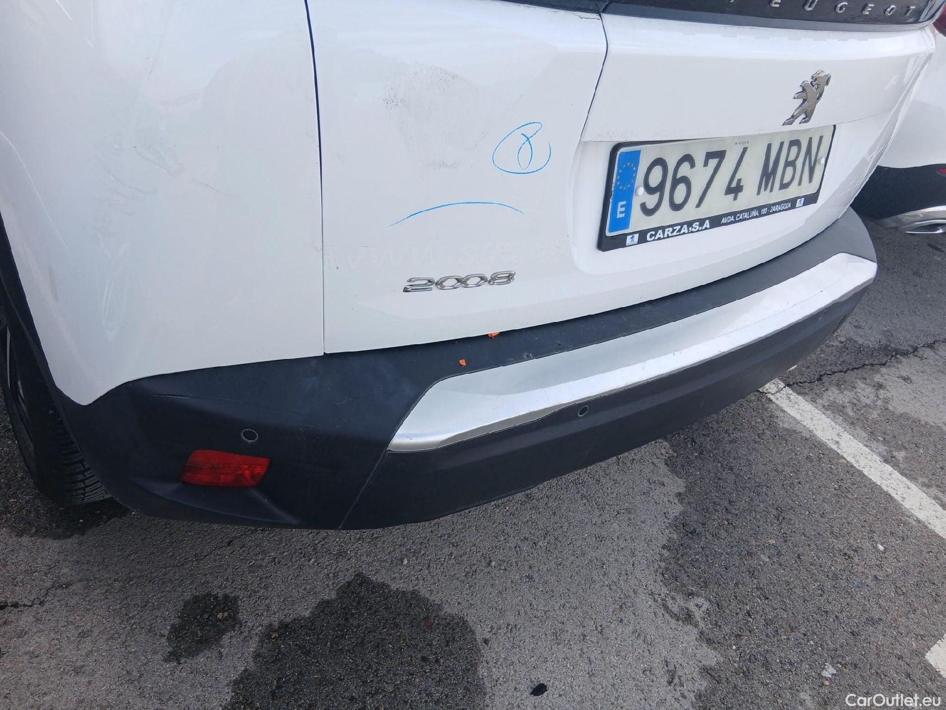  Peugeot  2008 PEUGEOT  / 2019 / 5P / todoterreno Allure BlueHDI 81kW (110CV) #14