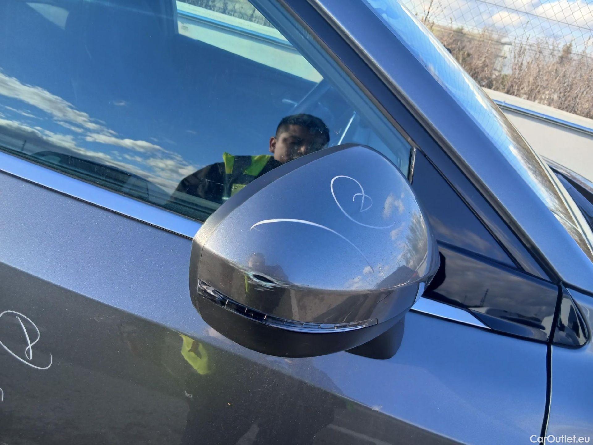  Nissan  Qashqai NISSAN  / 2021 / 5P / todoterreno DIG-T 116kW (158CV) mHEV Xtronic Acenta (AC) #42