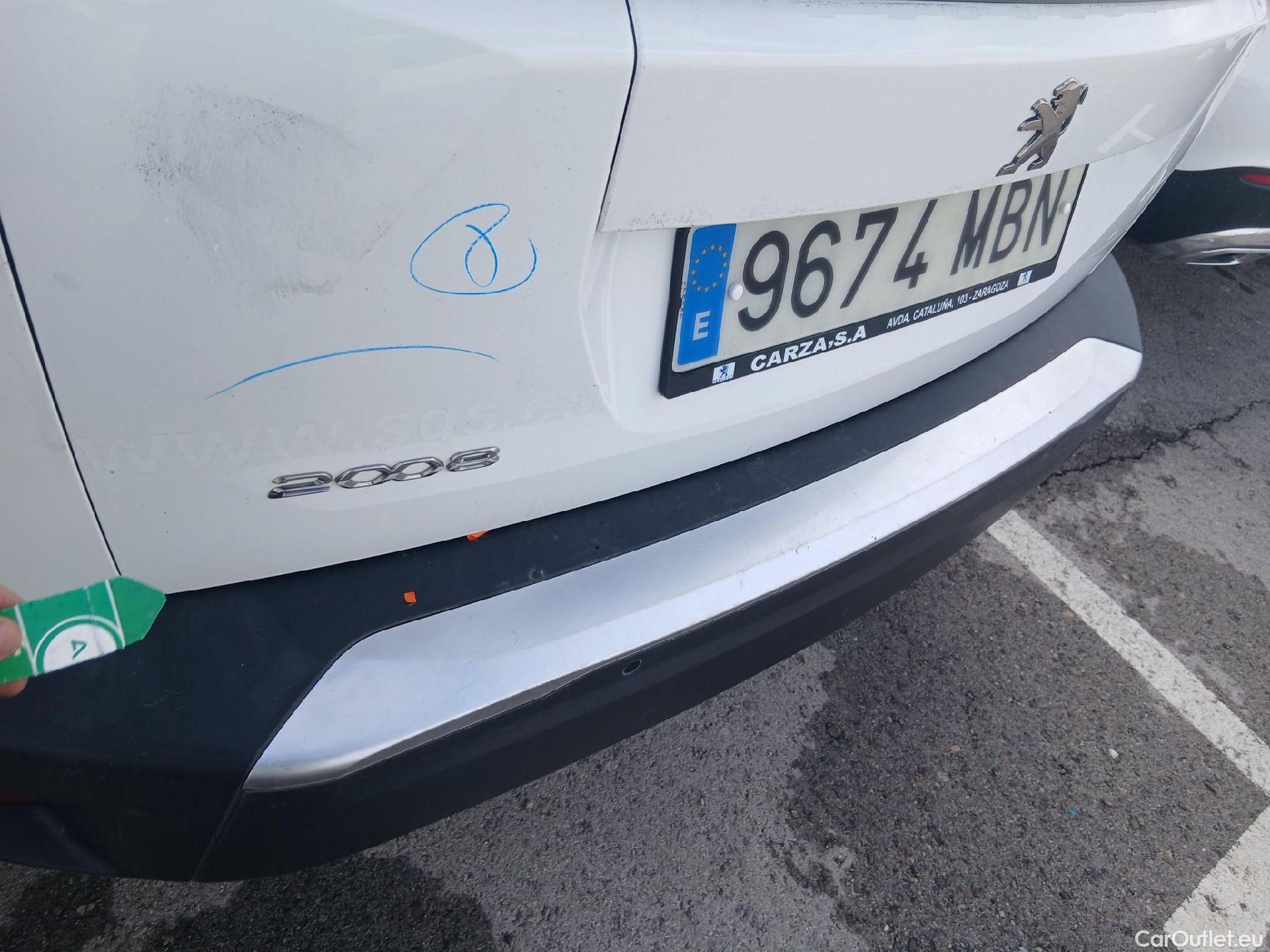  Peugeot  2008 PEUGEOT  / 2019 / 5P / todoterreno Allure BlueHDI 81kW (110CV) #12