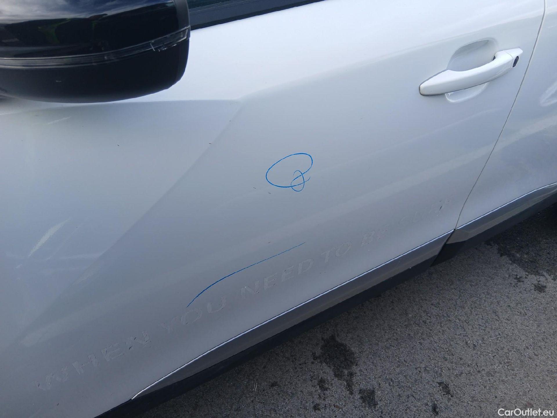  Peugeot  2008 PEUGEOT  / 2019 / 5P / todoterreno Allure BlueHDI 81kW (110CV) #8