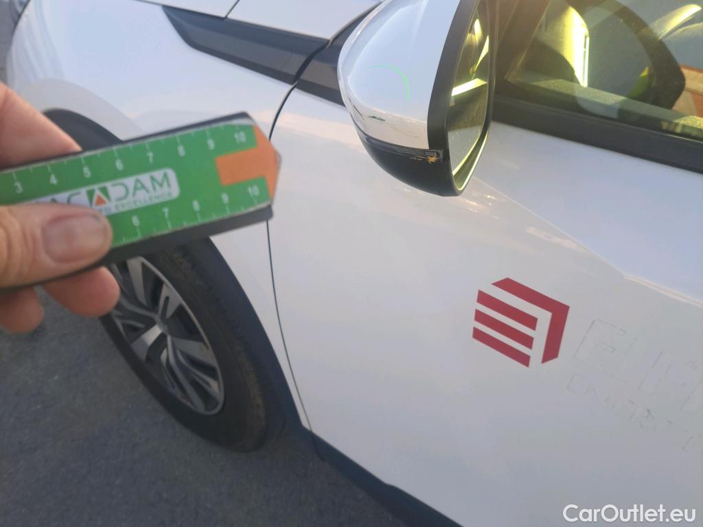  Peugeot  2008 PEUGEOT  / 2019 / 5P / todoterreno Active BlueHDI 81kW (110CV) #46