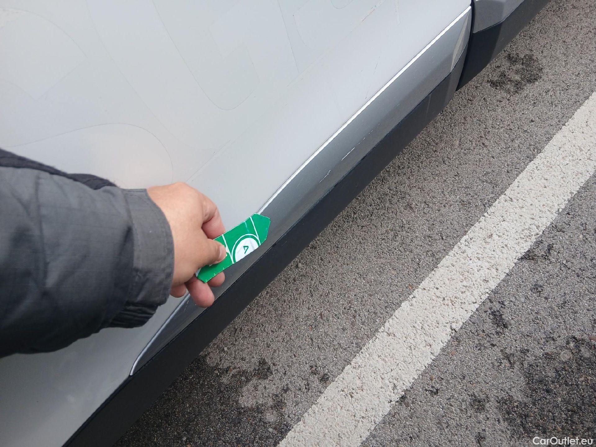  Peugeot  2008 PEUGEOT  / 2019 / 5P / todoterreno Allure BlueHDI 81kW (110CV) #20