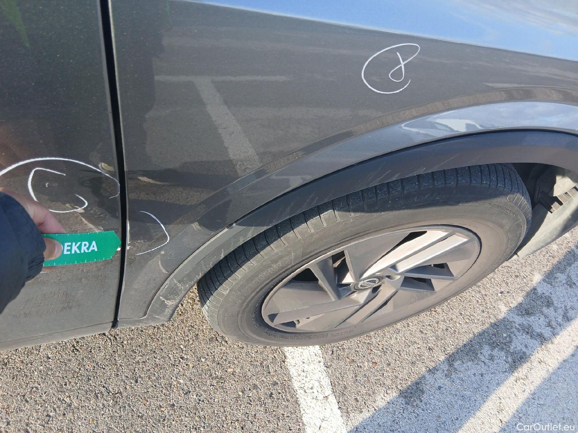  Nissan  Qashqai NISSAN  / 2021 / 5P / todoterreno DIG-T 116kW (158CV) mHEV Xtronic Acenta (AC) #44