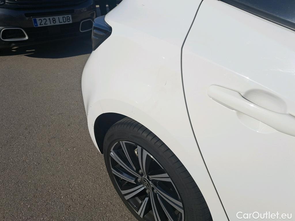  Toyota  Corolla TOYOTA  / 2020 / 5P / berlina con portón 2.0 180H STYLE E-CVT #28