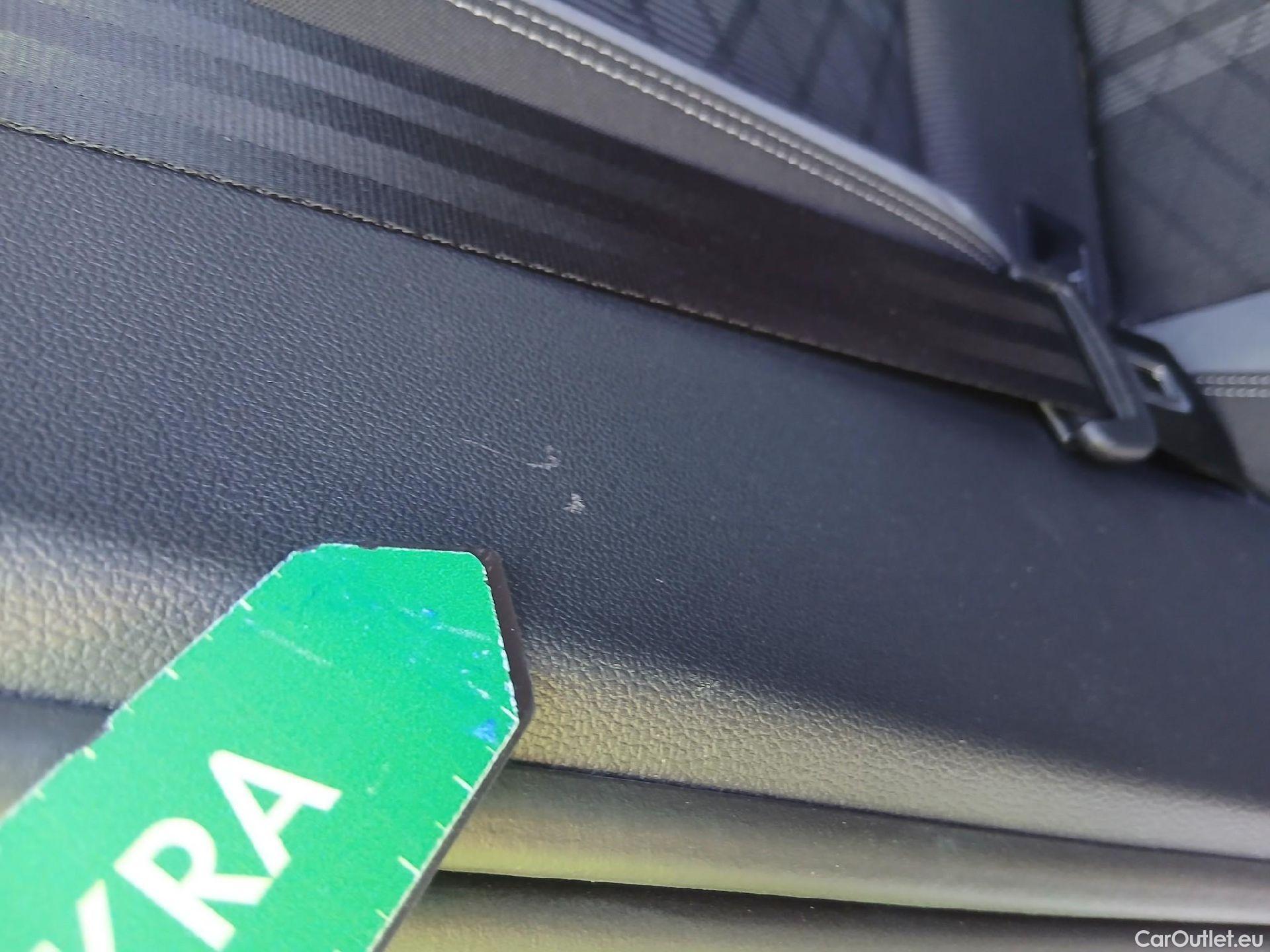  Volkswagen  Polo  VI R-Line 1.0 TSI 110CV AT7 E6d #37