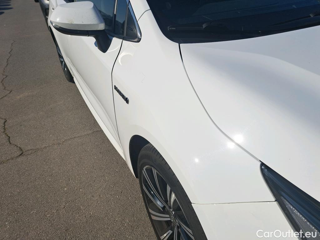  Toyota  Corolla TOYOTA  / 2020 / 5P / berlina con portón 2.0 180H STYLE E-CVT #16