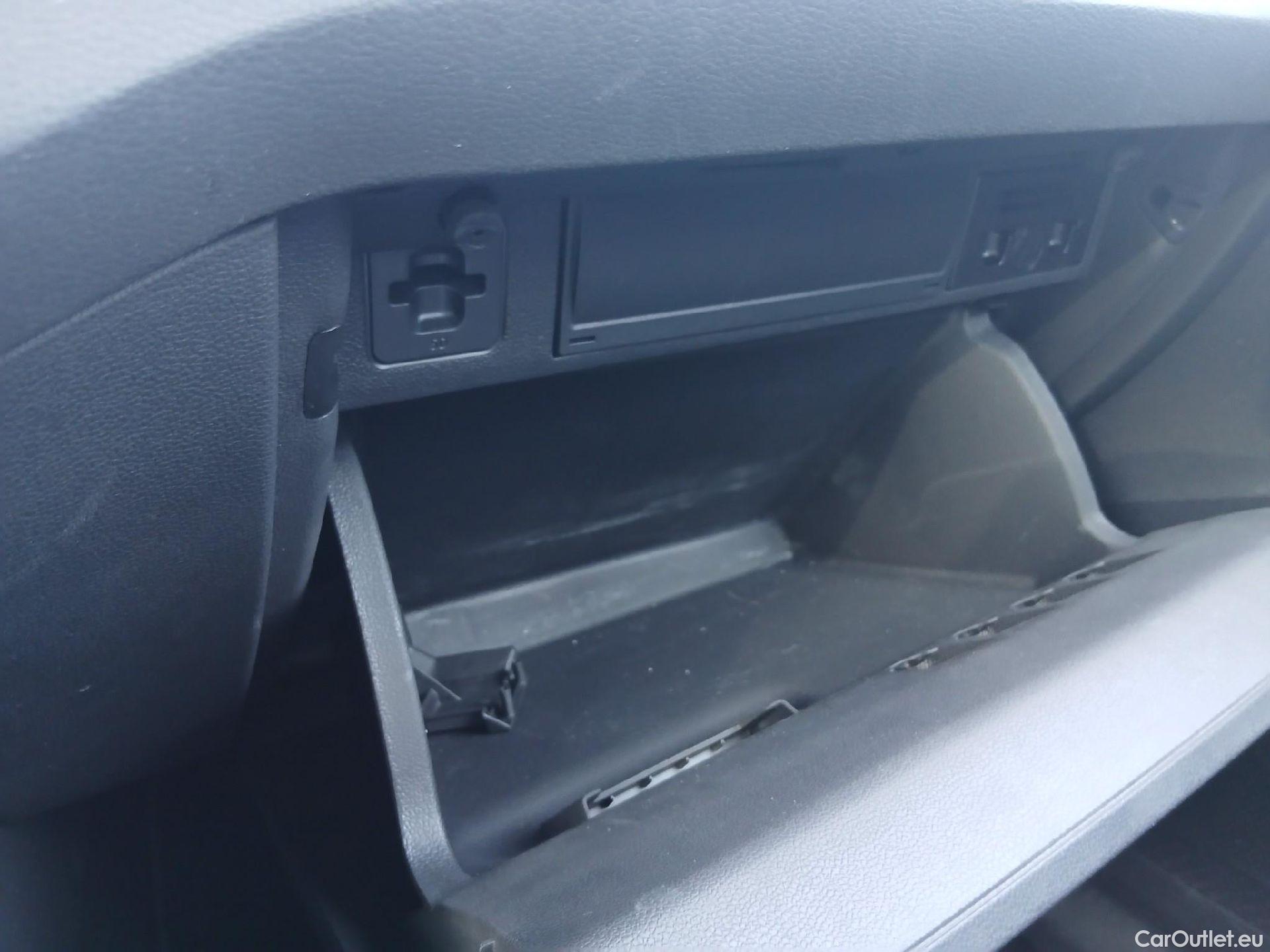  Volkswagen  Polo  VI R-Line 1.0 TSI 110CV AT7 E6d #4