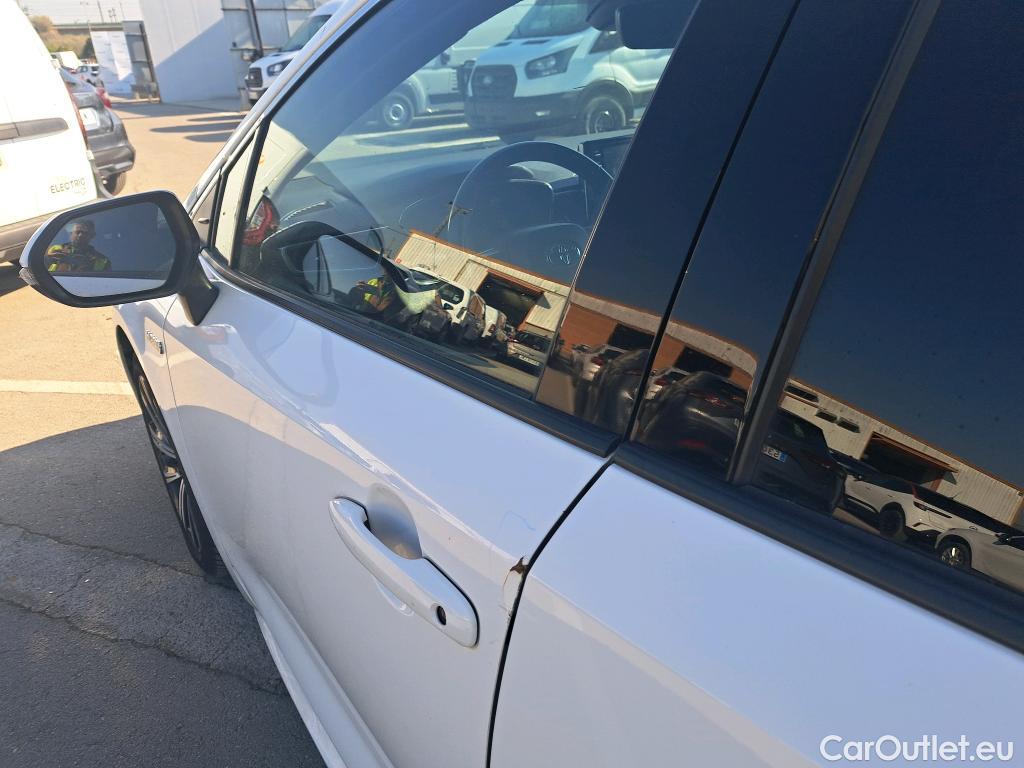  Toyota  Corolla TOYOTA  / 2020 / 5P / berlina con portón 2.0 180H STYLE E-CVT #50