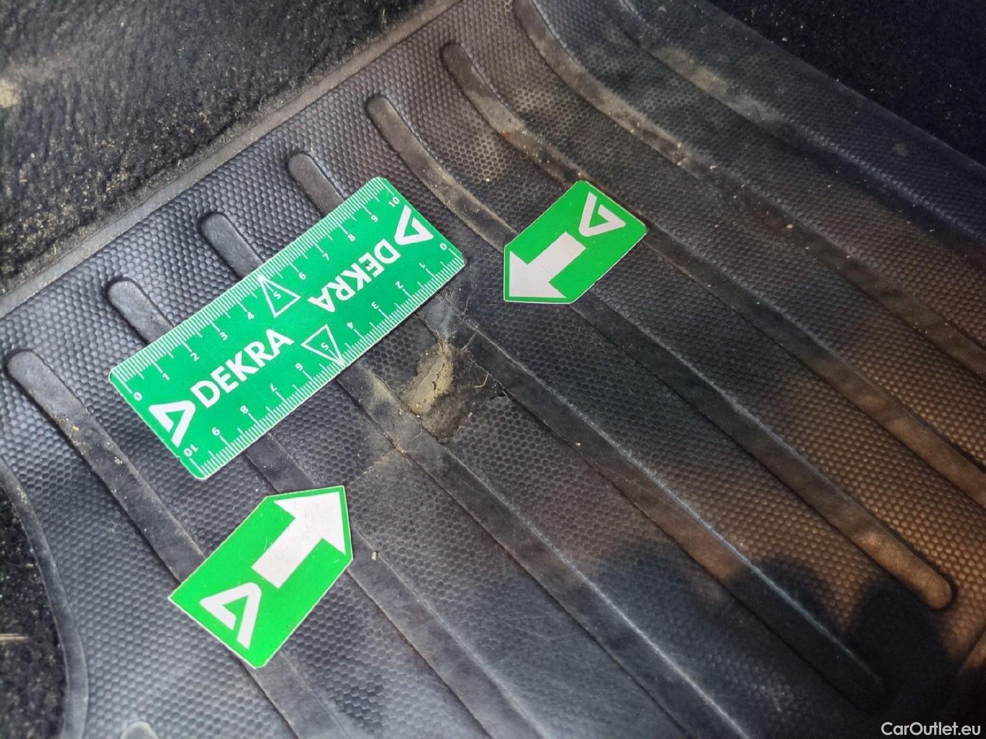  Citroen  C4  X Feel Pack 1.2 PureTech 130CV BVA8 6E #2