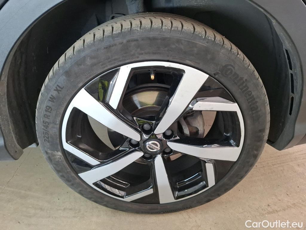  Nissan  Qashqai NISSAN  5p Crossover 1.2 DIG-T 115 Xtronic Tekna #17