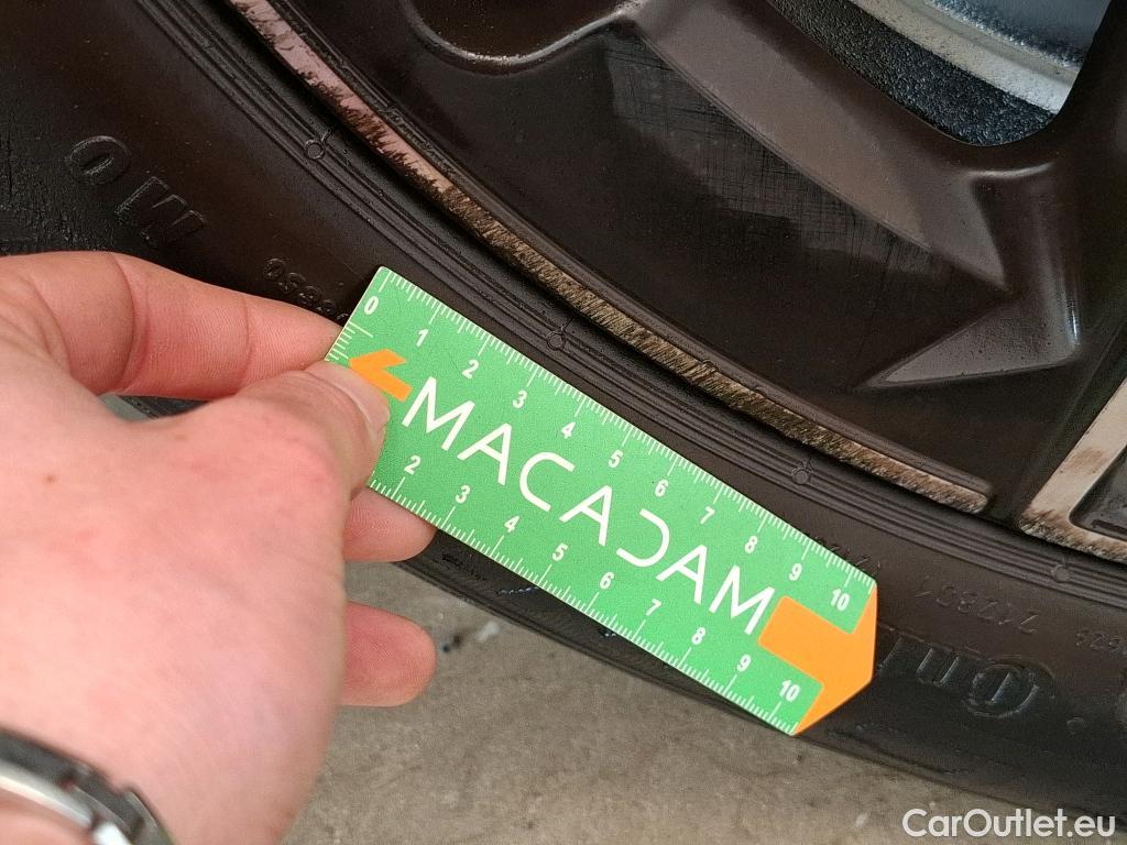  Mercedes  GLB MERCEDES-BENZ  / 2019 / 5P / SUV  200 d AMG Line #61