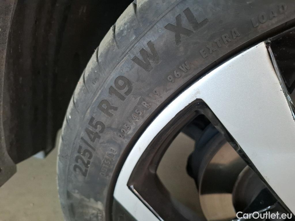  Nissan  Qashqai NISSAN  5p Crossover 1.2 DIG-T 115 Xtronic Tekna #19