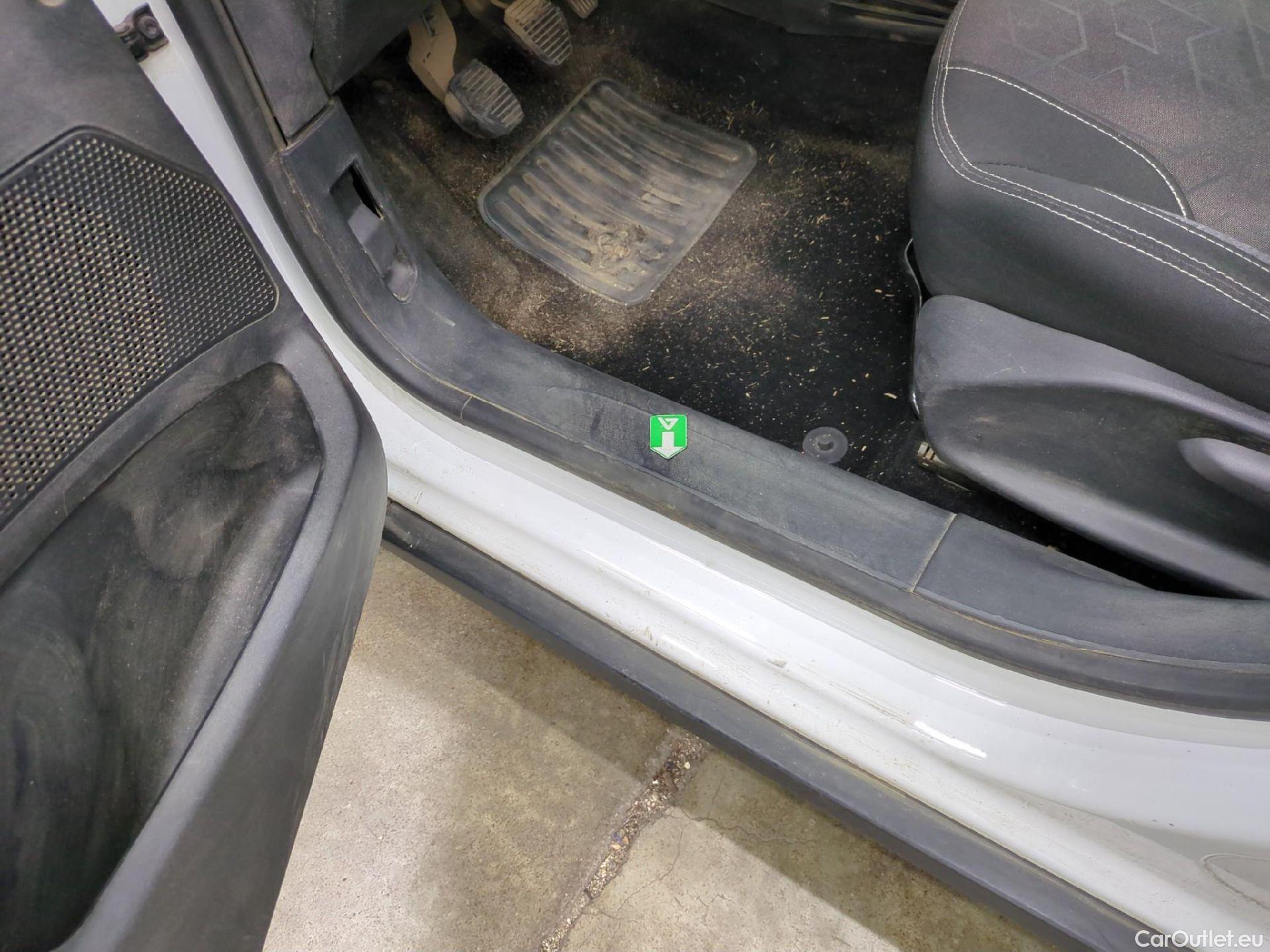  Peugeot  2008  Active Business 1.5 HDi 100CV BVM5 E6dT #4