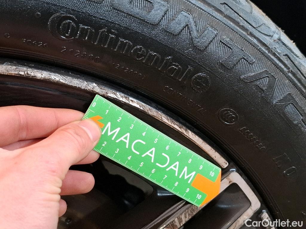  Mercedes  GLB MERCEDES-BENZ  / 2019 / 5P / SUV  200 d AMG Line #64