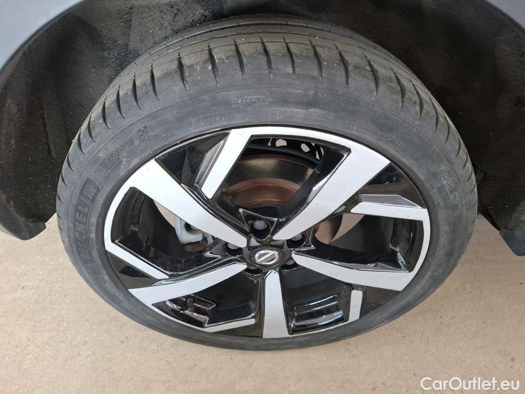  Nissan  Qashqai NISSAN  5p Crossover 1.2 DIG-T 115 Xtronic Tekna #82